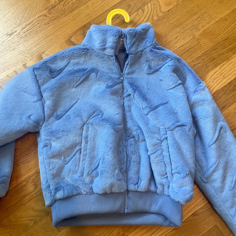 Nike swoosh girls “faux fur” fleece heavy zip up